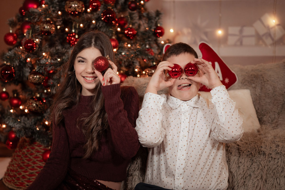 Dečji portreti u čarobnom zimskom okruženju