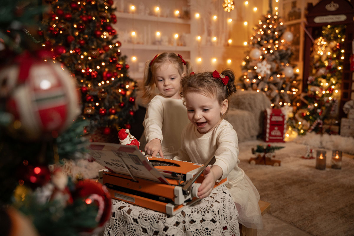 Dečji osmesi osvetljavaju hladne zimske dane na ovim fotografijama